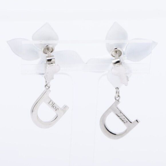 Stunning Dior White Flower Crystal D Drop Silver Clip on Earrings 🌸✨ - Picture 3 of 8